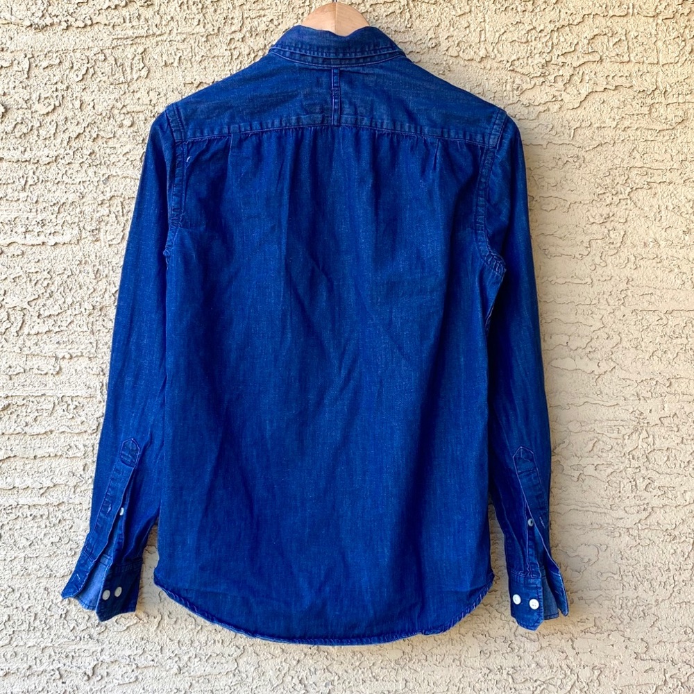 Banana Republic | Chambray Button Down Shirt - Picture 3 of 3